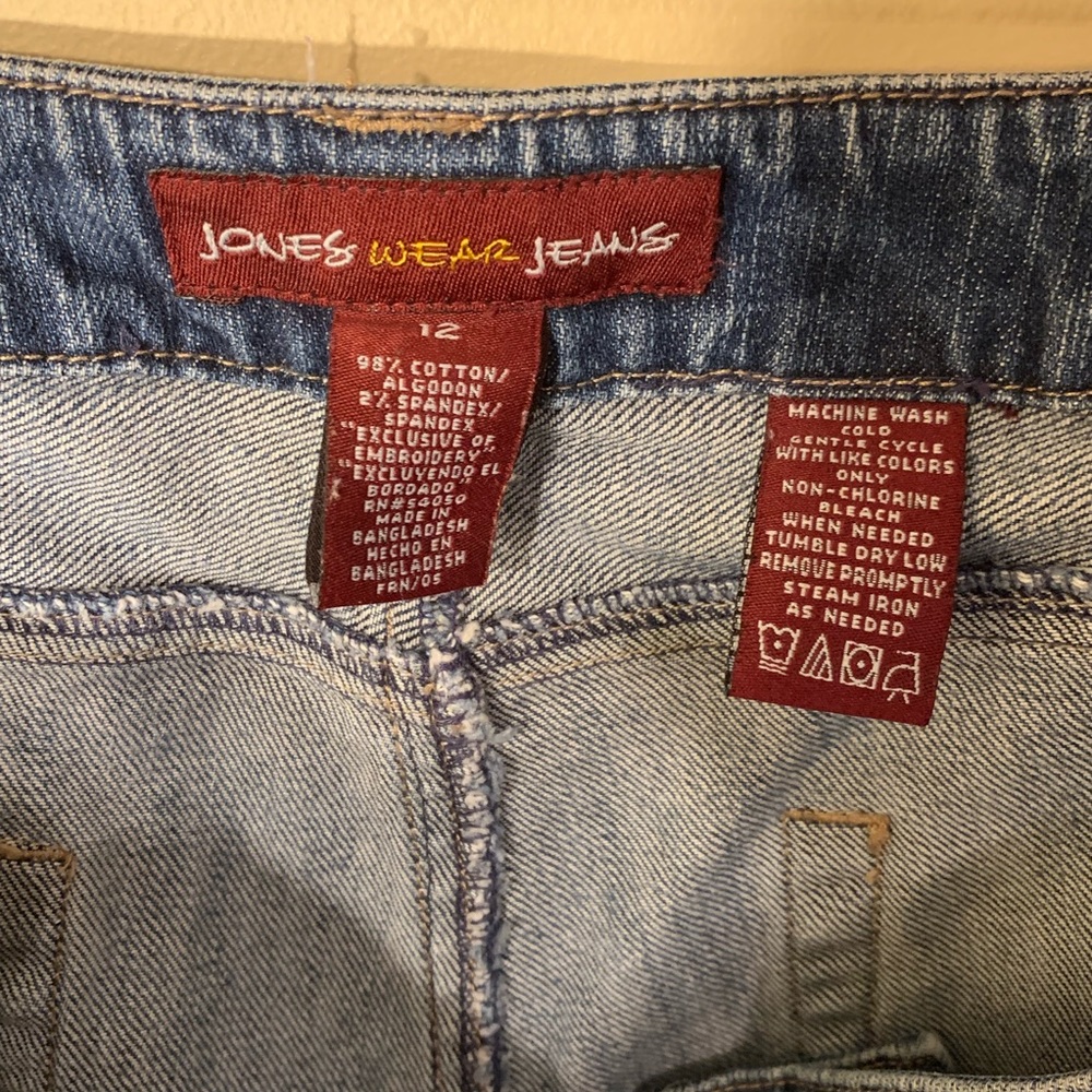 Jones wear jeans